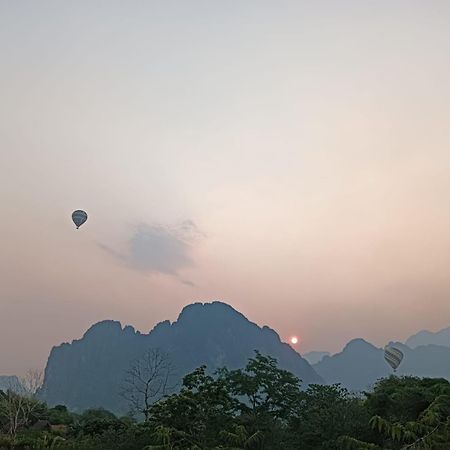 Bountang Mountain View Riverside Hotel Vang Vieng Exterior foto